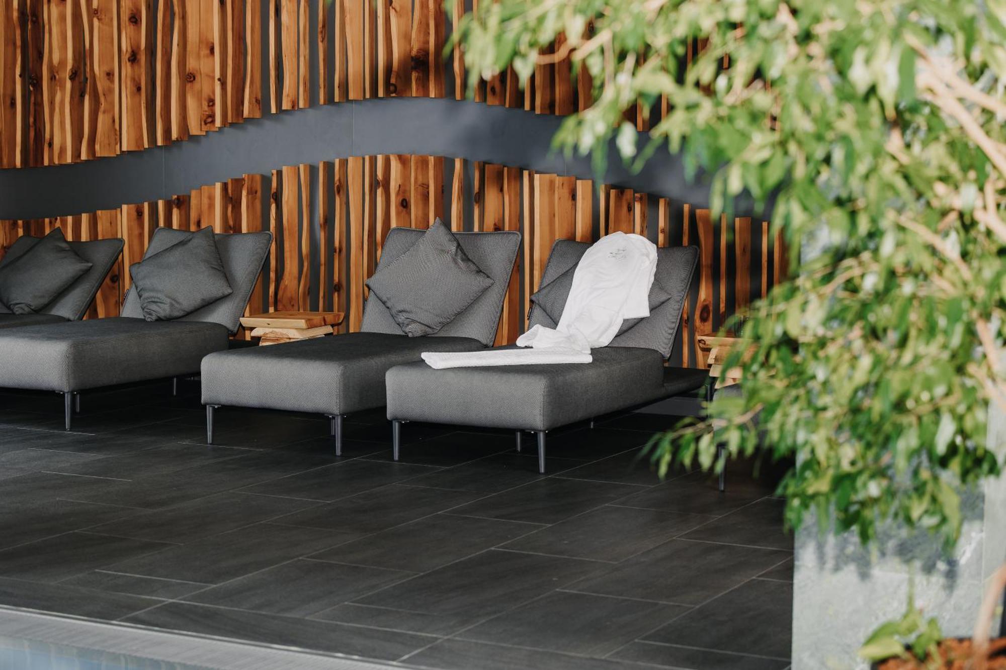 Almgut - Mountain Wellness Hotel Sankt Margarethen im Lungau Exterior photo