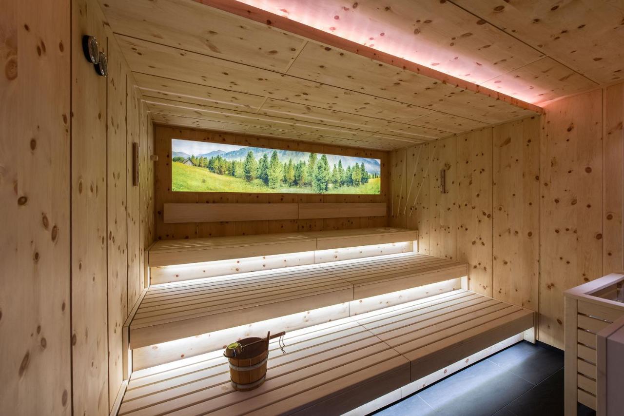 Almgut - Mountain Wellness Hotel Sankt Margarethen im Lungau Exterior photo